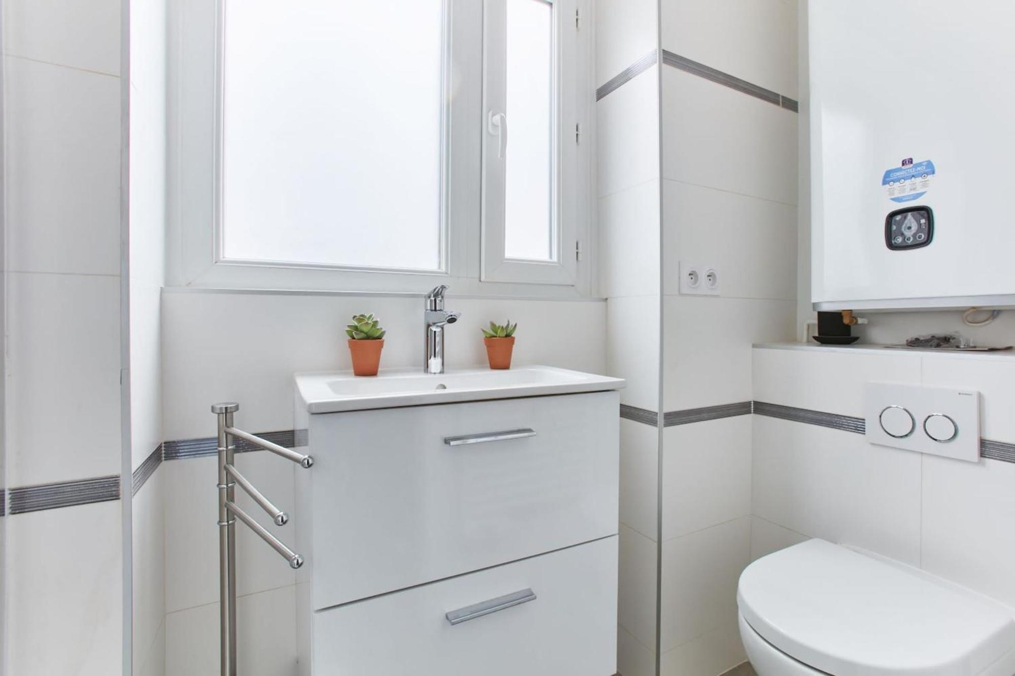 Montmartre & Sacre-Coeur Basilica - 1Br - Cityapartmentstay Parijs Buitenkant foto